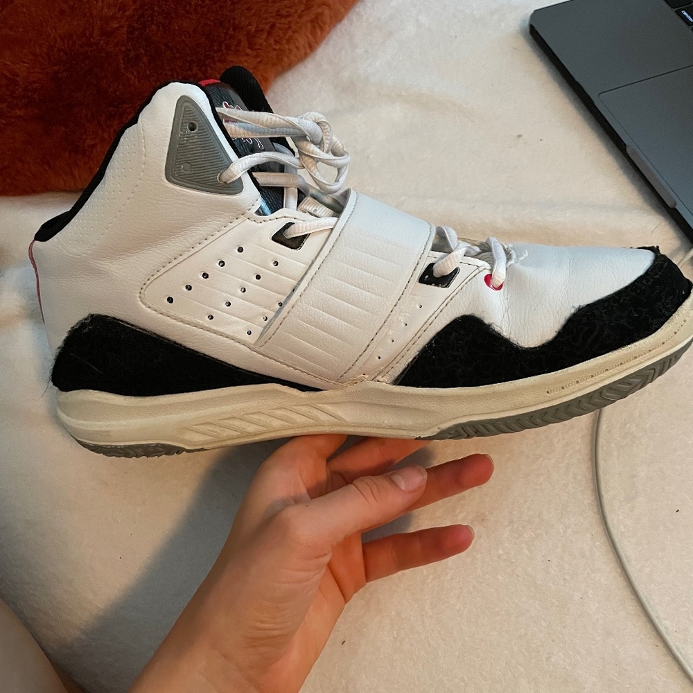 AND1 mens 9.5 shoes